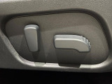 【パワーシート】スイッチ一つで簡単にシートの微調整が可能!電動だから力もいりません!快適なシートポジションにセットして、快適なドライブをお楽しみください。