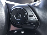 【ステアリングスイッチ】右です。ハンドルから手を離さず、運転に集中したまま手元でマルチインフォメーションディスプレイ内の表示切替などができます。