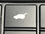 【パワーバックドア】スマートキーや運転席のボタンを押すだけでリアゲートが自動で開閉します!荷物を持っている時や、高い位置にあるバックドアを閉める際に便利な機能です♪