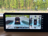 ディスプレイからのカメラ視点を変更することで、状況に合わせて運転席からの死角もカバーできます♪