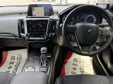 主な装備は、トヨタセーフティセンス、カーナビ、パノラミックビューモニター、エンジンスターター、ETC、ワンオーナー車、寒冷地仕様となっております。