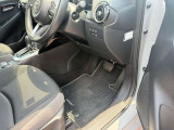 お客様に安心してお乗り頂けるように、ご納車前には車両の点検と消耗部品の交換をさせて頂きます.