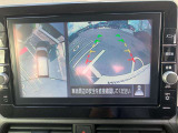 空から見下ろしているような視点で周囲を確認できるアラウンドビューモニター。駐車時にとても便利です。