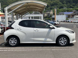 シートを外して室内をすみずみまで洗浄&消臭。ボディやタイヤはもちろん、エンジンルームまで洗浄しています。