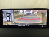 狭い場所での駐車やすれ違いなどでより的確な運転操作に役立つ360&deg;ビューモニターが装備されています。