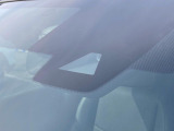 【エマージェンシーブレーキ】走行中に前方の車両等を認識し、衝突しそうな時は警報とブレーキで衝突回避と被害軽減をアシスト。より安全にドライブをお楽しみいただけます。