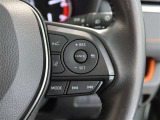 アダプティブクルーズコントロール機能付きです。走行中に先行車の様子を検知しながら、設定した車速の範囲内で先行車との距離のキープを支援します。詳細は販売店スタッフまでおたずねください。
