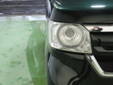 LEDヘッドライトは、点灯の瞬間から光量を発揮し、突然暗くなるトンネルなどでの安定感を高めます。