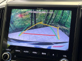 【バックカメラ】駐車時に後方がリアルタイム映像で確認できます。大型商業施設や立体駐車場での駐車時や、夜間のバック時に大活躍!運転スキルに関わらず、今や必須となった装備のひとつです!