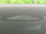 【プリクラッシュセーフティ】前方の車両等を検知し、衝突しそうな時は警報で注意を促し、ブレーキを踏む力をサポート。ブレーキを踏めなかった場合は衝突被害軽減ブレーキが作動、衝突回避をサポートします。
