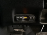 ハンドルの左下にETC2.0がついています。高速道路の料金所の通過も楽々です!。 カードの取り出しもしやすい場所についています。