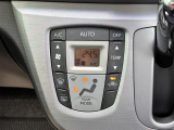 【オートエアコン】車内温度を感知して自動で温度調整をしてくれるのでいつでも快適な車内空間を創り上げます!