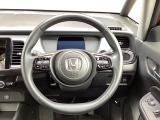 ステアリングスイッチでオーディオ各種操作が可能で、運転に集中できます。安心・安全・快適なドライブをお楽しみいただけます。