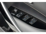 スイッチ一つで窓を開け閉めできるパワーウィンドウスイッチです。