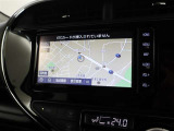 お出掛けの道案内はトヨタ純正メモリーナビにお任せ。