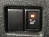 【シートヒーター】寒い日に重宝するシートヒーター!エアコンより早く温まってくれるので寒がりの人も安心ですね♪エアコンの温風は乾燥するから苦手、という方にもをおすすめです。
