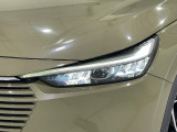 LEDヘッドライト。省電力で明るく遠くまで照らし、夜道や雨天時などの安心感を高めます。点灯の瞬間から光量を放つLEDの特性により、トンネルへの進入直後などでも安心感のある視界を提供します。