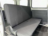 居心地の良い後席空間が乗員に深いくつろぎをもたらします。