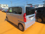 左後ろからの画像です!日々お買い得車両続々入庫しております!