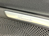 ●Burmesterサラウンドシステム:ハイエンドオーディオ専門メーカーが手掛ける車専用のプレミアムスピーカーを装備。多数のスピーカーから、音の粒立ちまで分かる高品質な音楽をお楽しみいただけます。