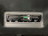 ハンドルの右下にETCがついています。高速道路の料金所の通過も楽々です。 カードの取り出しもしやすい場所についています。