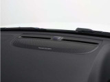 【harman/kardon】世界のオーディオファン垂涎のプレミアムサウンドシステムを搭載。原音に近い音場空間を忠実に再現。乗る人すべてに最良の音響体験を提供します。