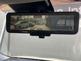 スマートルームミラー付ですのでお荷物が乗っていても後方確認が出来ます。