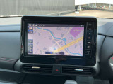 日産純正9インチメモリーナビ(MM223D-L)装備。スマートフォンによる部分地図更新、Bluetooth接続での音楽視聴、快適な画面操作と高音質なオーディオ再生。無料地図更新付きです。