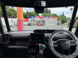 見通しのよいすっきりとした視界で、誰でも運転しやすいです。運転のしやすさは疲れにくさにも繋がりますよ♪