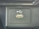 前席USB電源です。