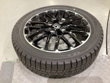 当社にてデモ走行時に装着していたワンシーズン使用の中古スタットレスタイヤ+ホイール4本セットを用意致しました。(2025年製、タイヤ+ホイールは現状渡し、保証対象外です)