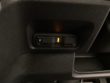 ハンドルの左下にETCがついています。高速道路の料金所の通過も楽々です。 カードの取り出しもしやすい場所についています。
