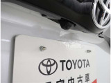 バックカメラが付いているので後方確認が非常にしやすいです。今や運転初心者も熟練者も必須装備!ついていて損はないですね♪