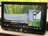 【パノラミックビューモニター】専用のカメラにより、上から見下ろしたような視点で360度クルマの周囲を確認することができます☆死角部分も確認しやすく、狭い場所での切り返しや駐車もスムーズに行えます。