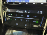 オートエアコンで快適な室内です。