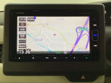ナビゲーションはフルセグTV対応のGathers純正メモリーナビを搭載しています。Bluetoothオーディオ機能がありますので、スマートフォンなどの音楽も再生できます。