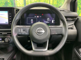 インテリアに合わせたデザインのステアリングは、運転される方のことも考え、運転しやすい形状、大きさです。是非一度、実際に触ってお確かめください。
