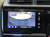 後方確認はバックカメラにお任せ♪後退時に便利で、駐車が楽になります♪