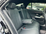 メルセデス・ベンツの定める厳しい基準をクリアしたお車のみをご案内させて頂きます。納車前整備はメーカー規定に基づき当店3Fの指定工場で入念に行なわれます。熟練のメカニックがお客様のお車を整備致します。