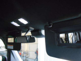 LEDのルームランプ☆運転席&助手席バニティミラー付き♪
