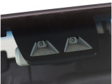ステレオカメラとソナーセンサーが歩行者や先行車、障害物などのさまざまな情報を的確に捉え、運転者に注意を促したり、緊急ブレーキを作動。多彩な安全機能があなたのドライブをアシストするスマートアシスト付です
