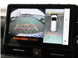 お車選びをお楽しみ頂けるよう、在庫車の展示スペースを十分に確保しております。