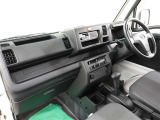 サービス工場完備。車検・メンテもお任せください!