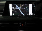 VW純正インフォティメントシステム「DiscoverPro」大変使いやすいタッチパネル型ナビゲーションでETC2.0とバックカメラが付いています。