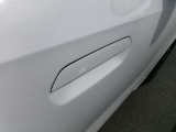 コンフォートアクセス装備です。ドアハンドルに触れて開閉可能となります。