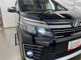 LEDヘッドライトです。デザイン性がよくとても明るいので、夜間の走行や悪天候でも安心です。しかも長寿命!