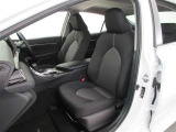 厚みがあって、座り心地のいいシート。運転席も助手席もリラックスしてゆったりと座れます♪