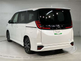 当店ではauも取り扱っております。お車と一緒にau携帯の機種変更も可能です♪また、自動車保険も取り扱っております。車の支払いと自動車保険の支払いをまとめてお支払い可能なプランもあります♪