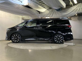 助手席側は電動スライドドアになってます。運転席やキーのリモコンで開閉できるので手が塞がっていても楽に積み降ろし出来ますよ。