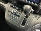 発進時から滑らかに加速する無段階変速のCVTはストップ&ゴーの多い街の中も快適です